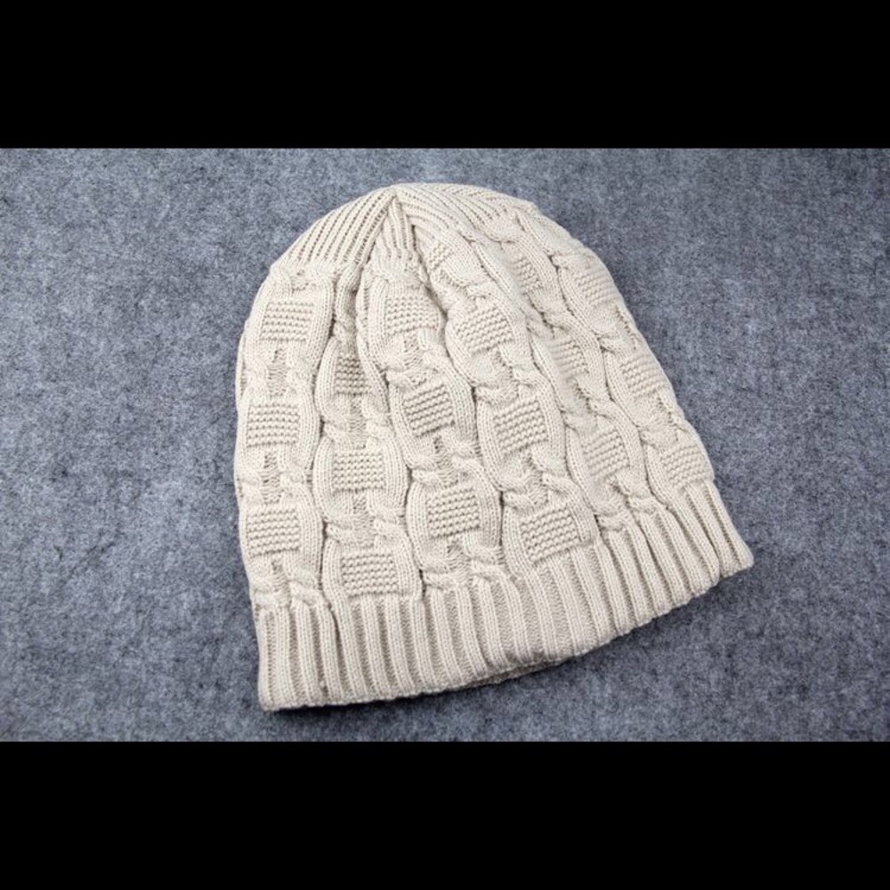 Red slouch knitted hat beanie - Picture 5 of 6